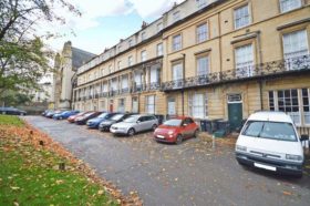 2 bedroom Flat to re...